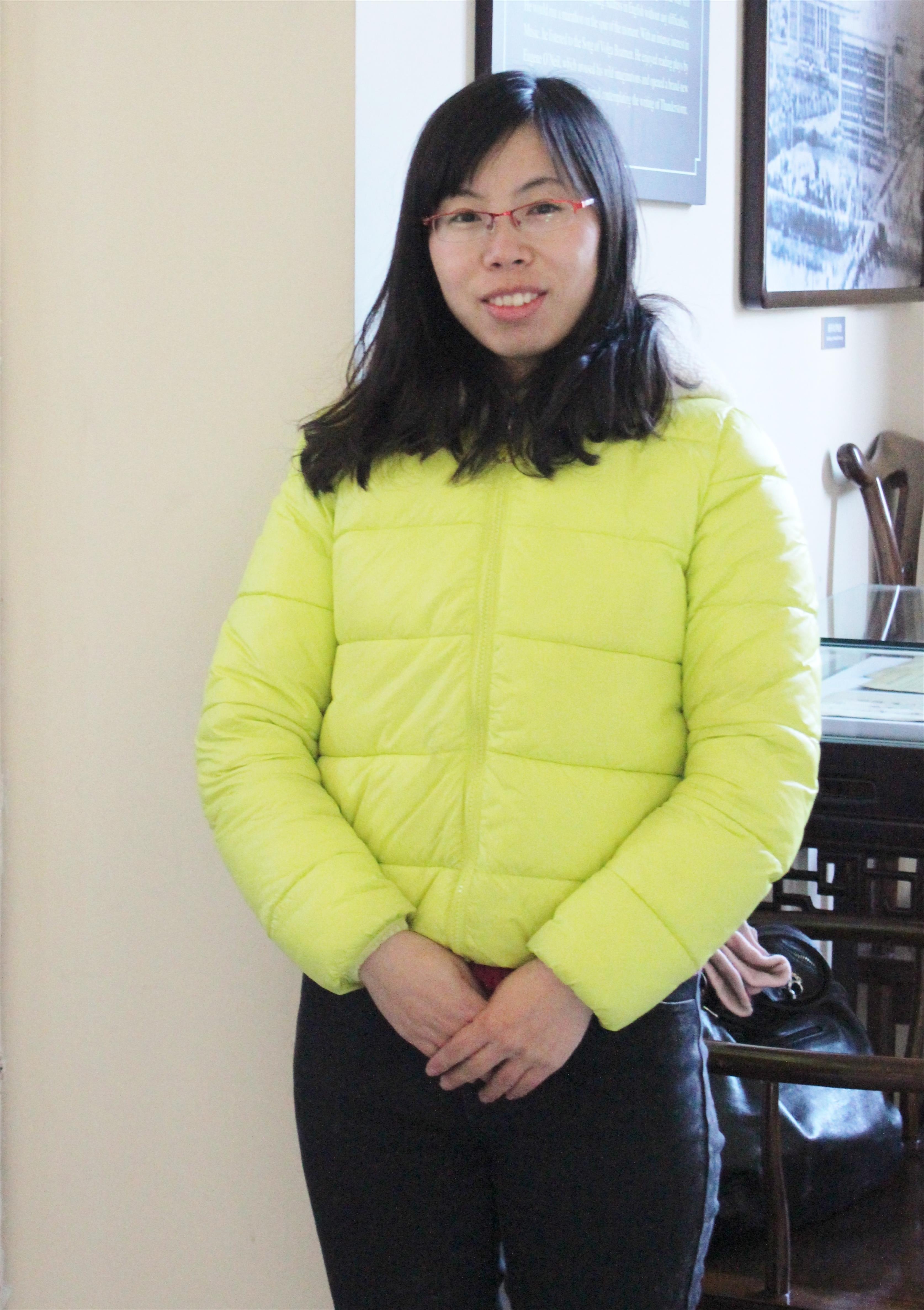 黄娜1.jpg
